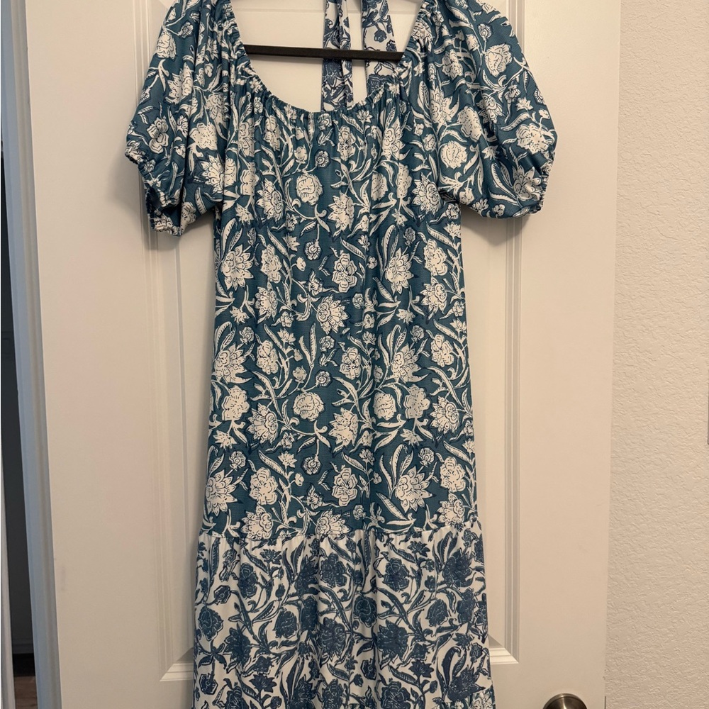 Smith and Quinn Jude Floral Blue and White Dress